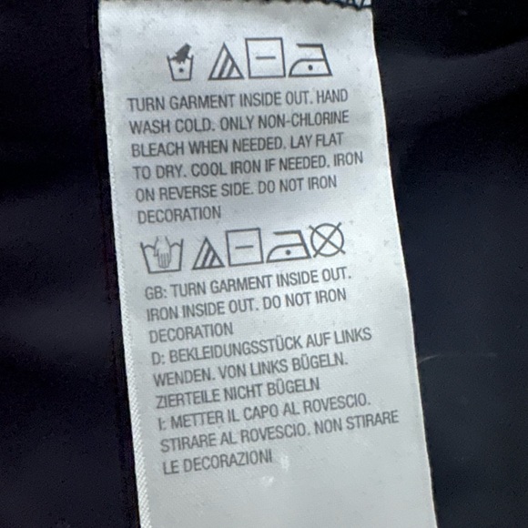 QF Pocket Full of hearts Embroidered 3/4-
Sleeve T-Shirt - Picture 2 of 4